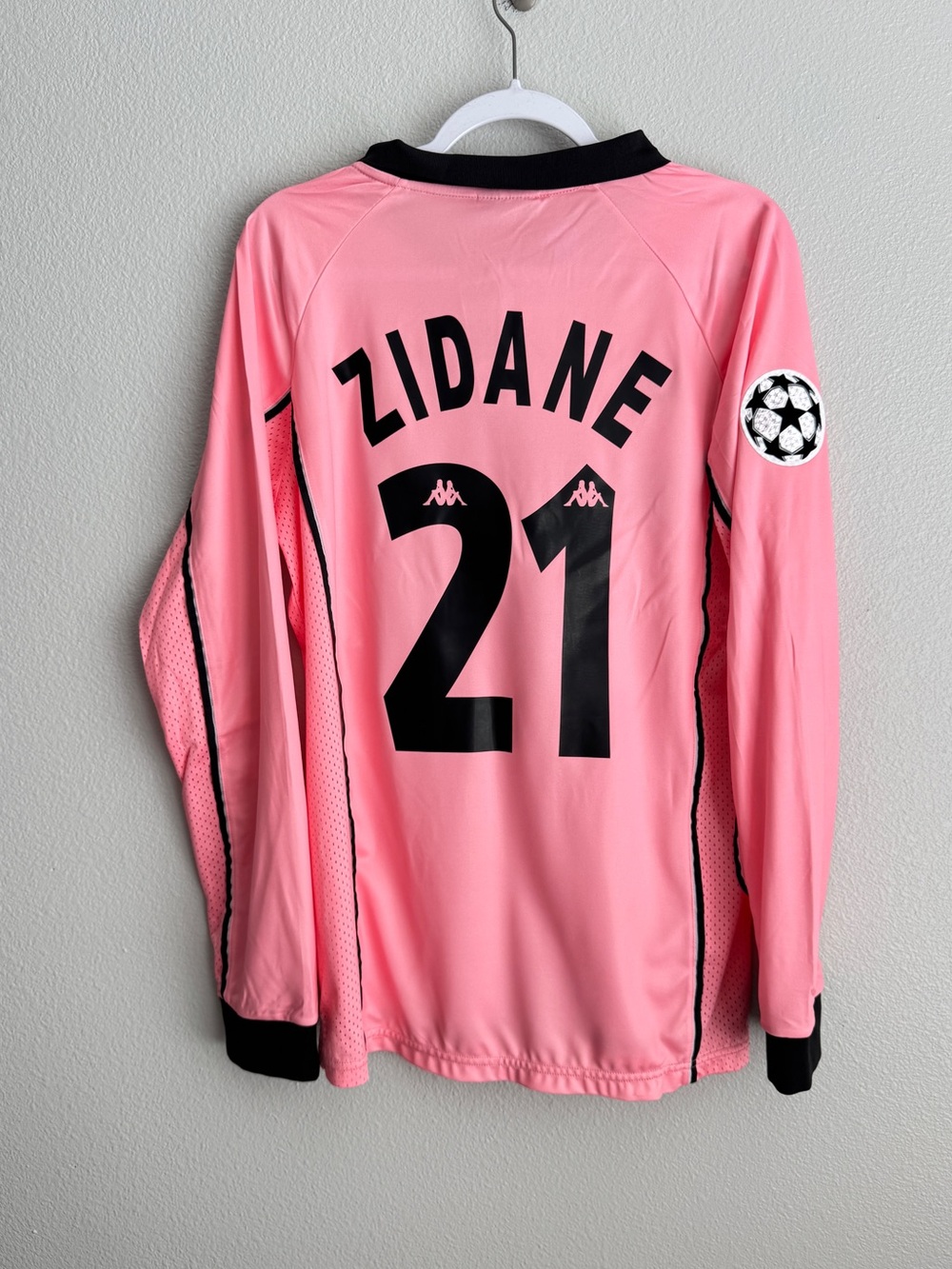 Vintage 1997/1999 Juventus Zidane Centenary third UCL pink long sleeve jersey